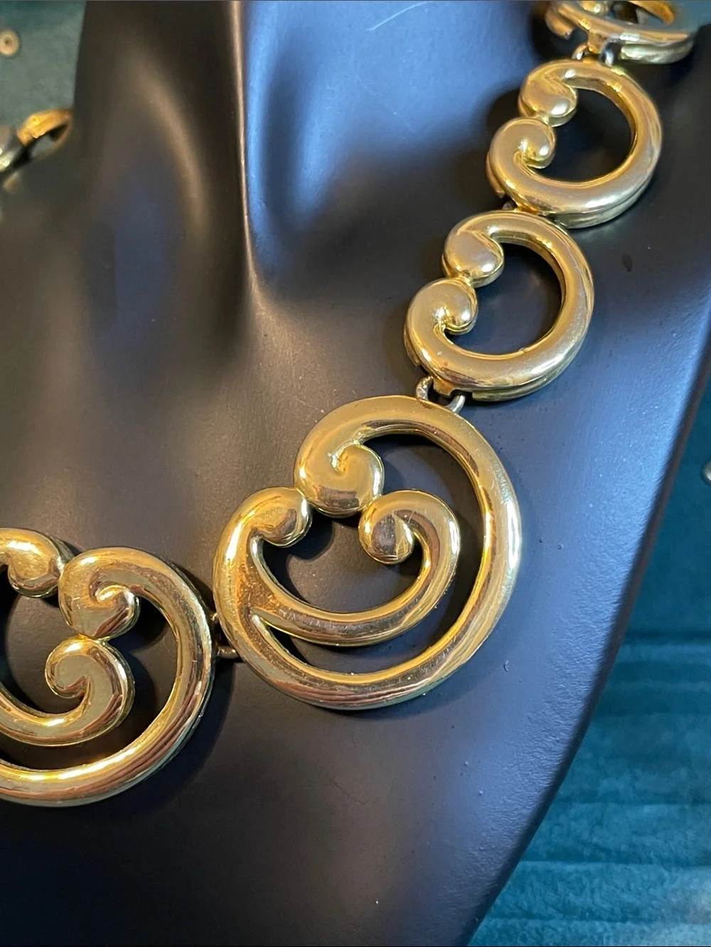 1990’s Givenchy Gold-Plated Swirl/Scroll Statement Link Collar Necklace